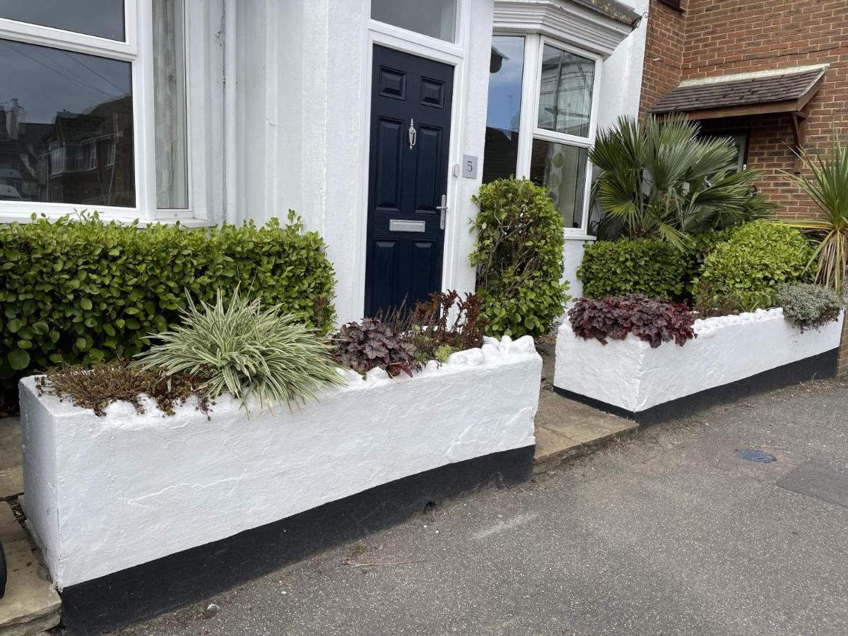 Spacious 4-Bed Beach Retreat For Families Steps From The Shore In Pevensey Bay المظهر الخارجي الصورة