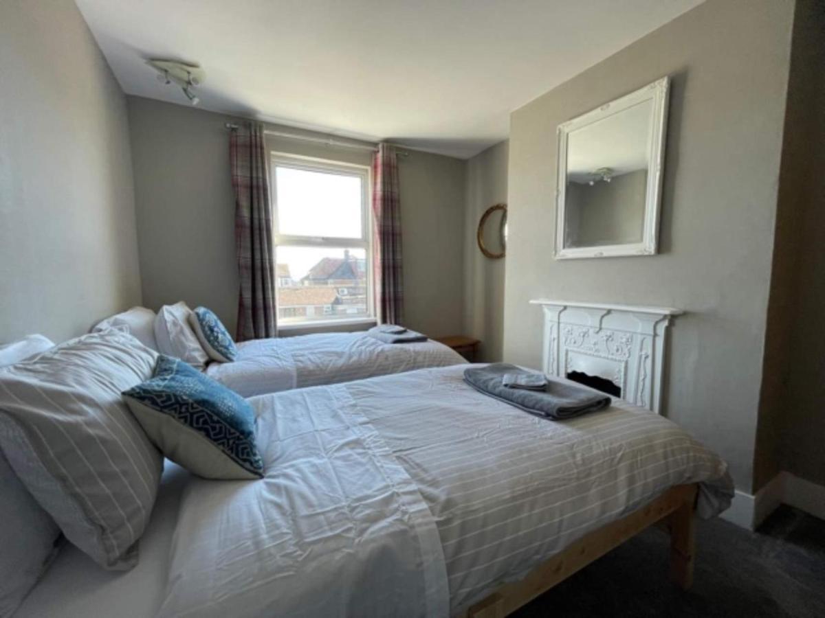 Spacious 4-Bed Beach Retreat For Families Steps From The Shore In Pevensey Bay المظهر الخارجي الصورة